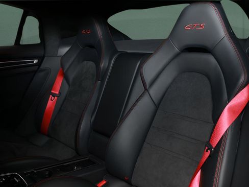 Used 2021 Porsche Panamera GTS w/ Premium Package image 13