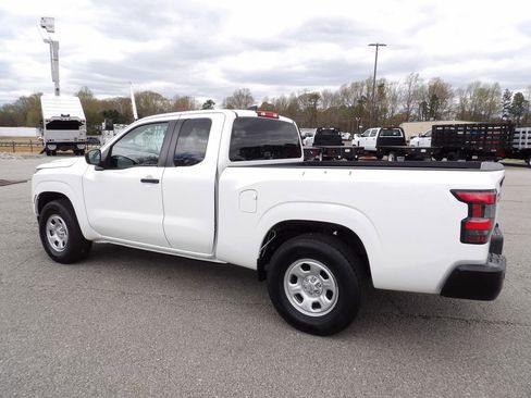 Used 2022 Nissan Frontier S image 4