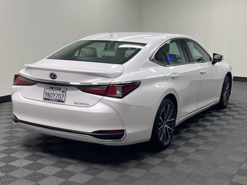 Certified 2024 Lexus ES 300h w/ Premium Package FWD image 5