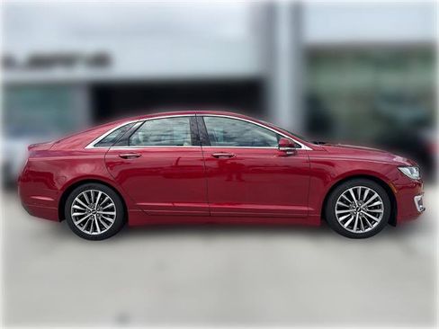 Used 2017 Lincoln MKZ Select image 10