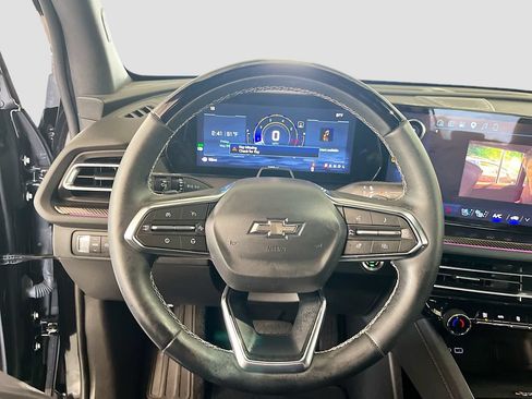 Used 2026 Chevrolet Traverse High Country FWD image 11