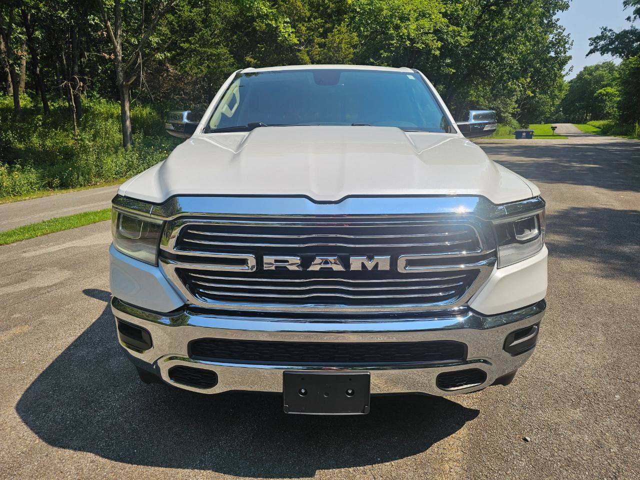 Used 2019 RAM 1500 Laramie AWD/4WD image 12