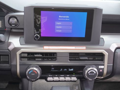 Certified 2025 Toyota Tacoma SR5 AWD/4WD image 15