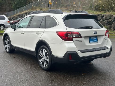Used 2018 Subaru Outback 3.6R Limited image 3