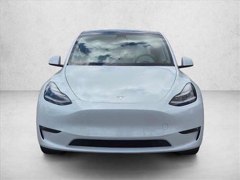 Used 2021 Tesla Model Y Long Range AWD/4WD image 2