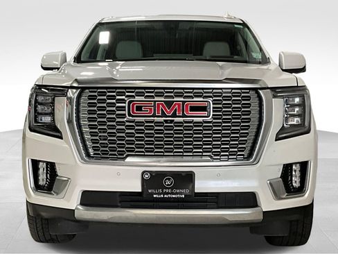Used 2021 GMC Yukon XL Denali w/ Denali Premium Package AWD/4WD image 3