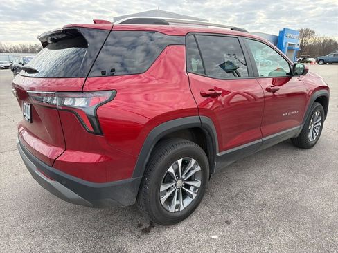 Used 2025 Chevrolet Equinox LT w/ Convenience Package II image 3