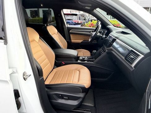 Used 2022 Volkswagen Atlas Cross Sport SEL Premium R-Line AWD/4WD image 19