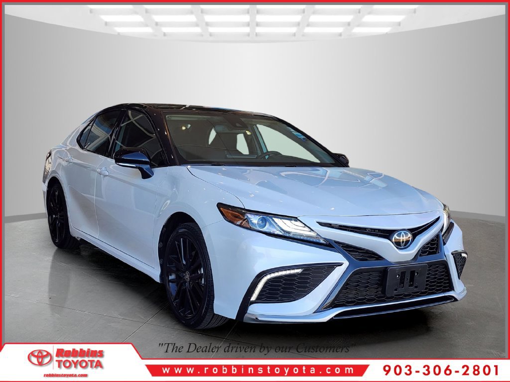 Used 2023 Toyota Camry XSE FWD image 1
