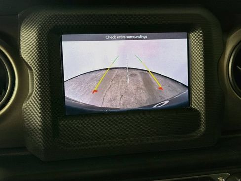 Used 2021 Jeep Wrangler Unlimited Sport AWD/4WD image 17