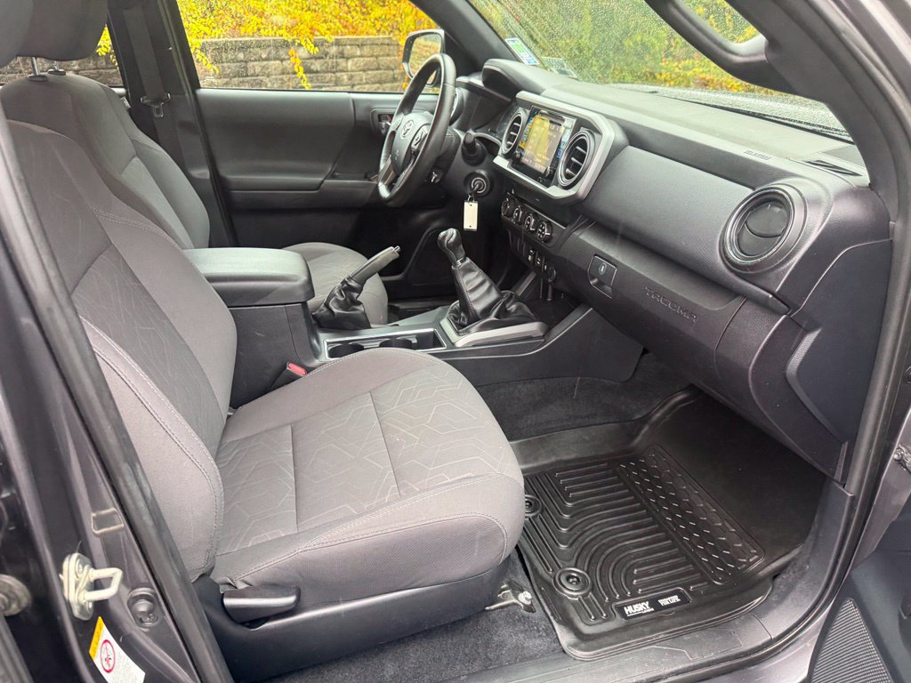 Used 2019 Toyota Tacoma TRD Off-Road AWD/4WD image 22