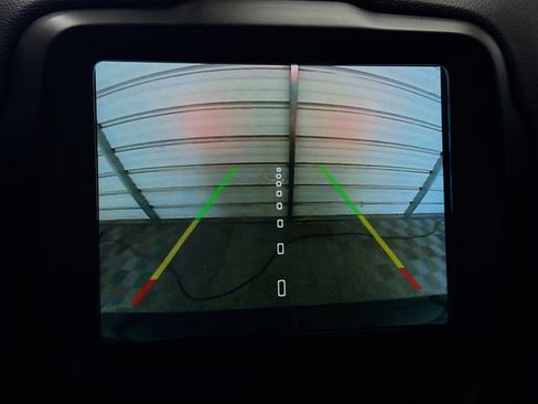 Used 2023 Jeep Renegade Latitude image 15