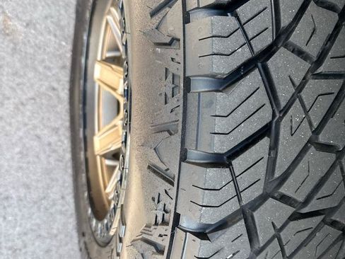 Used 2018 Nissan Frontier PRO-4X AWD/4WD image 12