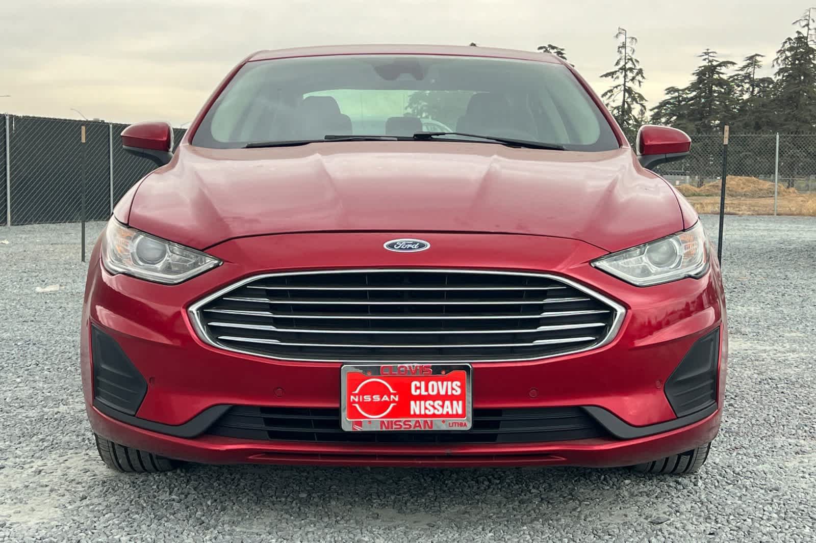 Used 2020 Ford Fusion SE FWD image 10