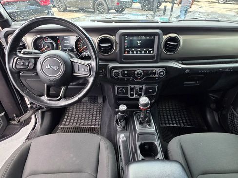 Used 2018 Jeep Wrangler Unlimited Sport w/ Technology Group AWD/4WD image 36