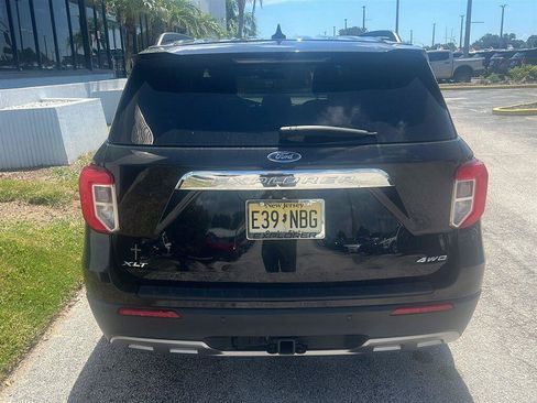 Certified 2023 Ford Explorer XLT w/ Equipment Group 202A AWD/4WD image 4