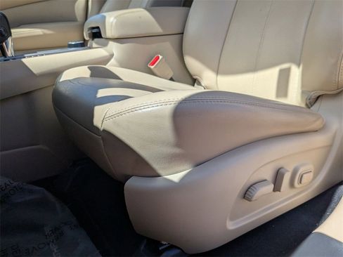 Used 2020 Nissan Pathfinder Platinum image 15