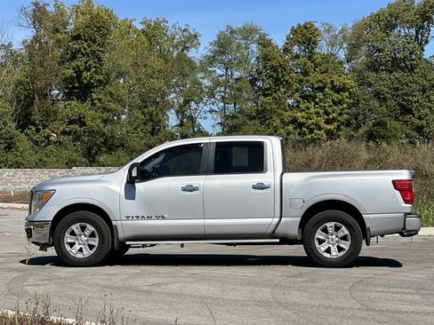 Used 2018 Nissan Titan SV w/ SV Convenience Package image 7