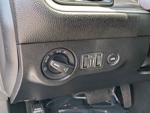Certified 2022 Dodge Challenger GT RWD image 14
