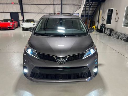 Used 2019 Toyota Sienna SE Premium image 53