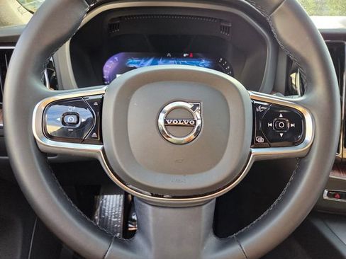 Certified 2024 Volvo XC60 B5 Plus AWD/4WD image 37