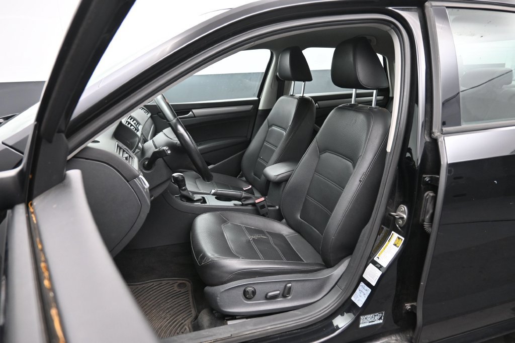 Used 2015 Volkswagen Passat 1.8T Wolfsburg Edition FWD image 18