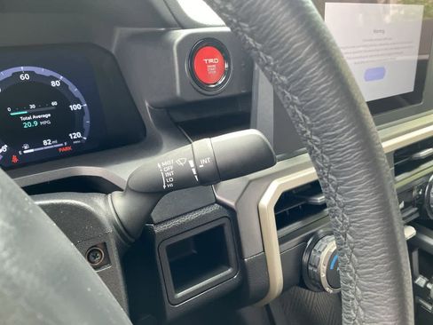 Used 2025 Toyota Tacoma TRD Sport AWD/4WD image 22