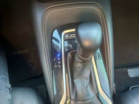 Used 2025 Toyota Corolla SE image 27