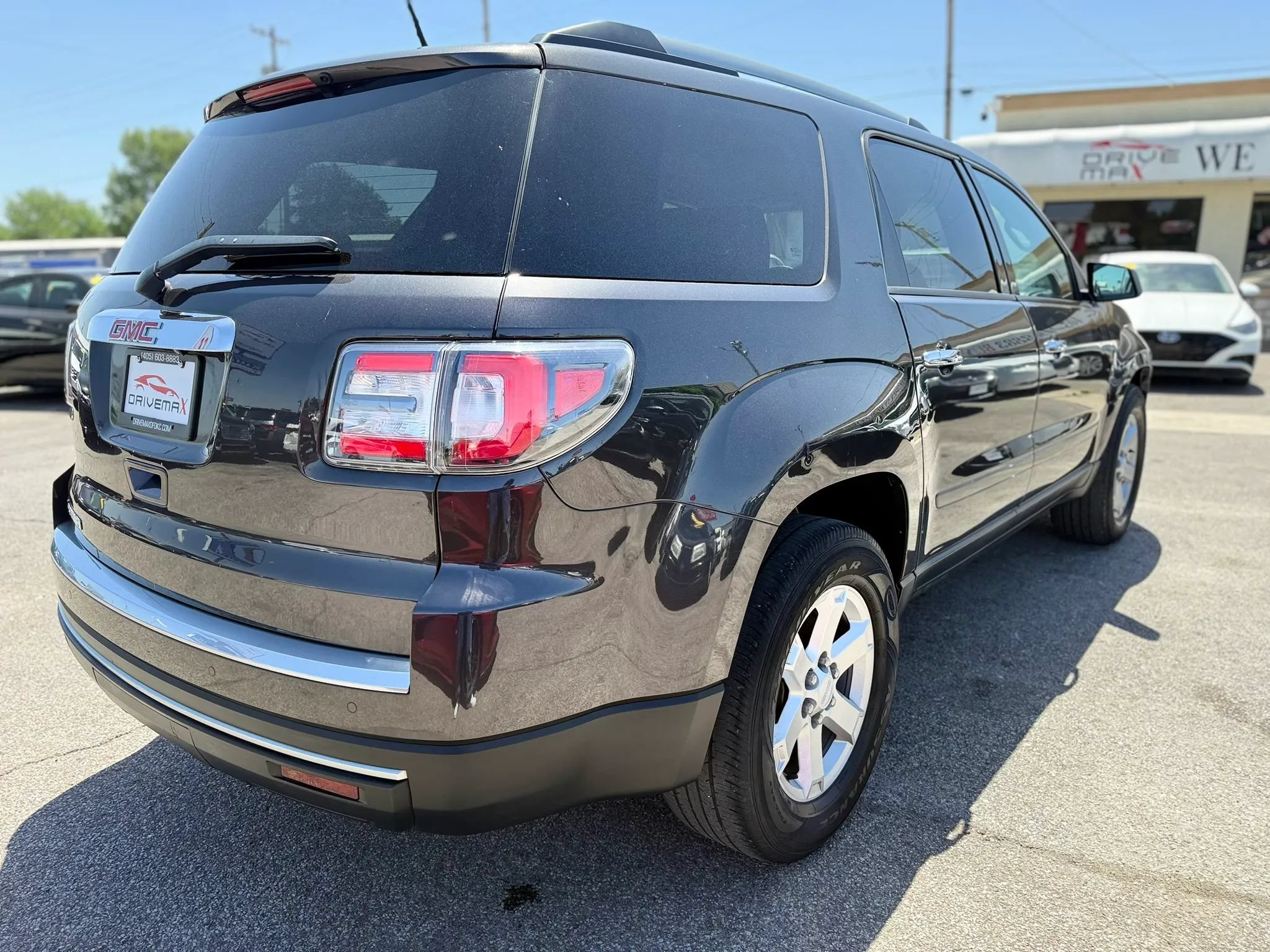 Used 2016 GMC Acadia SLE FWD image 5