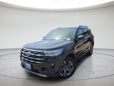 New 2026 Ford Explorer Active w/ Active Comfort Package AWD/4WD image 1