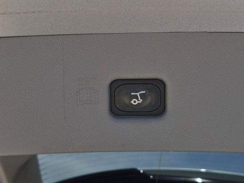 Used 2022 Lincoln Nautilus Reserve FWD image 9