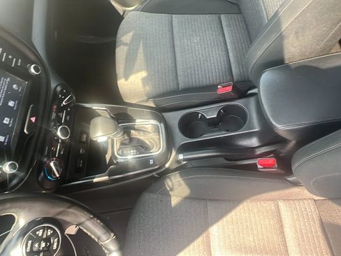 Used 2021 Kia Soul GT-Line FWD image 26