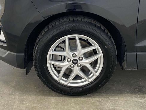 Used 2023 Ford Edge SEL image 7