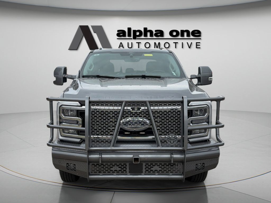 Used 2025 Ford F350 Lariat AWD/4WD image 2