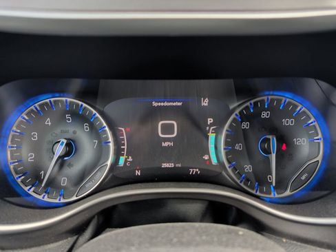 Used 2023 Chrysler Pacifica Touring-L w/ Uconnect Theater Family Group FWD image 16