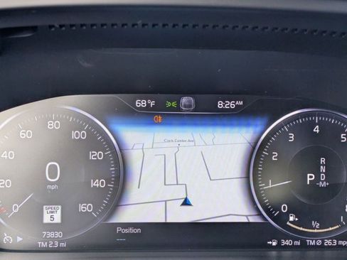 Used 2022 Volvo XC40 T5 R-Design w/ Climate Package image 7