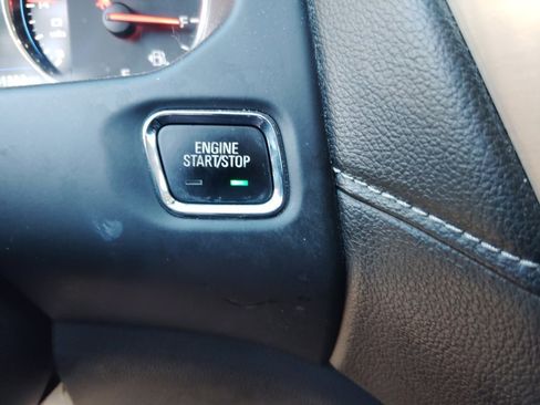 Used 2020 GMC Acadia Denali image 15
