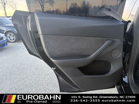 Used 2024 Tesla Model Y Long Range image 11