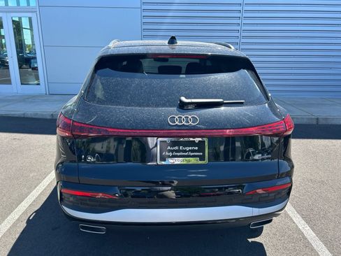 Used 2025 Audi Q5 Premium Plus w/ Premium Plus AWD/4WD image 9