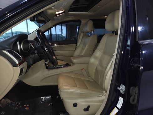 Used 2012 Jeep Grand Cherokee Limited w/ Trailer Tow Group IV AWD/4WD image 18
