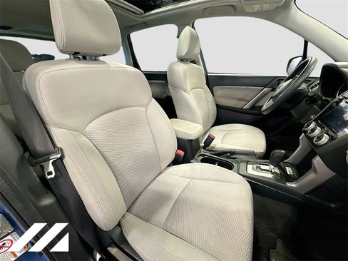 Used 2018 Subaru Forester 2.5i Premium w/ All-Weather Package image 29