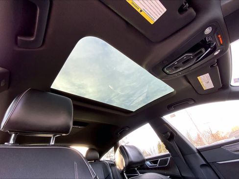 Used 2021 Audi A7 e Prestige w/ Prestige Package image 13