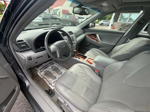 Used 2010 Toyota Camry XLE FWD image 9