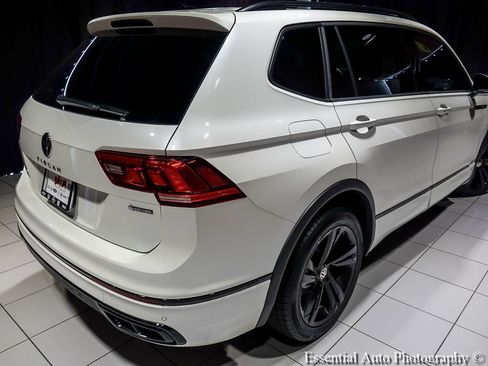 Used 2023 Volkswagen Tiguan SE R-Line AWD/4WD image 10