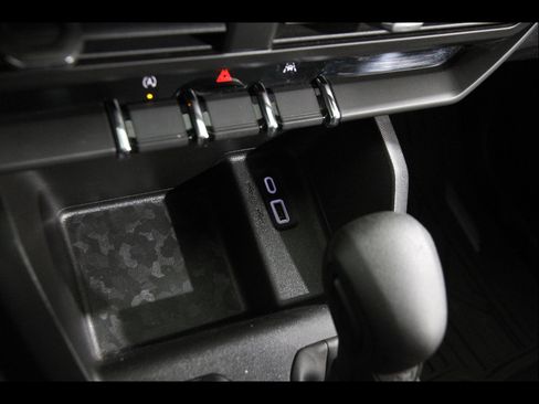 Used 2024 Chevrolet Colorado W/T RWD image 15