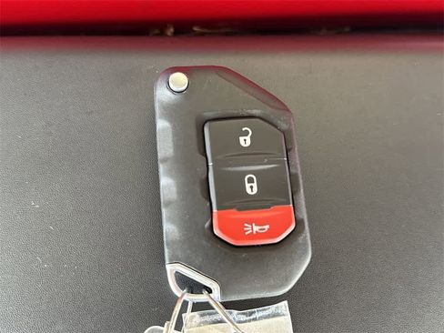 Used 2022 Jeep Wrangler Unlimited Rubicon 4xe image 28