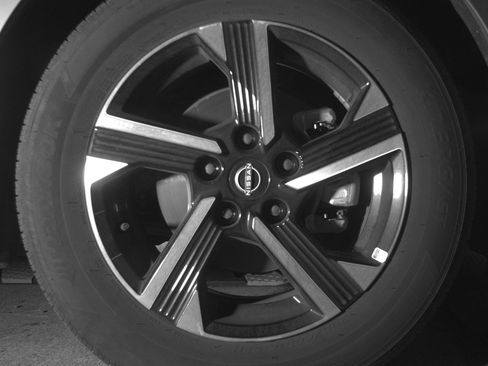 Used 2025 Nissan Sentra SV image 13