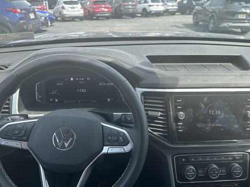 Used 2023 Volkswagen Atlas SEL AWD/4WD image 12