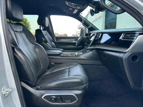 Used 2022 Jeep Wagoneer Series III w/ Flexible Seating Group RWD image 29