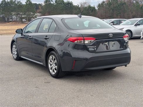 Used 2025 Toyota Corolla LE image 10